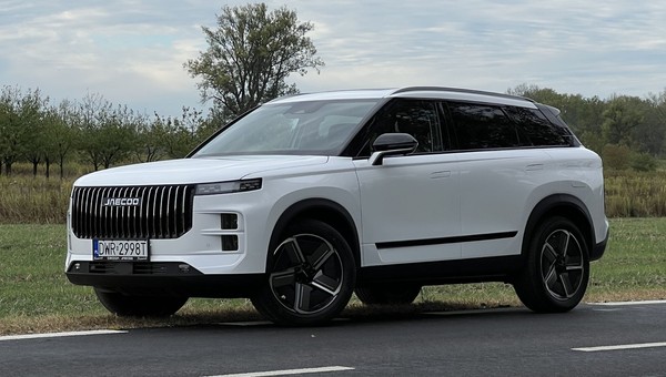 Papierowe konie mechaniczne: tak Chińczycy pompują osiągi swoich samochodów?