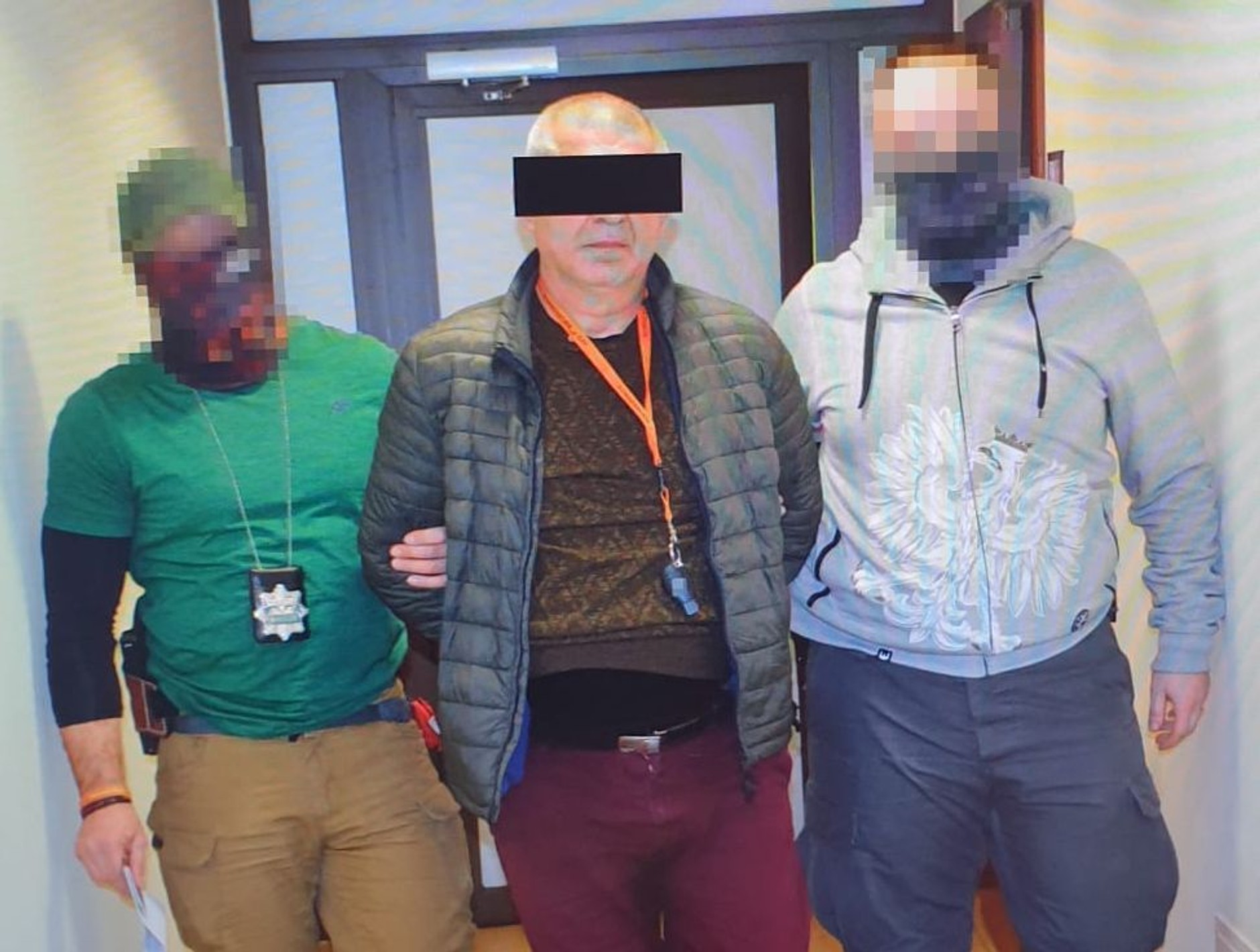 Oszuści oferujący rzekomo darmowy transport uchodźców do Niemiec