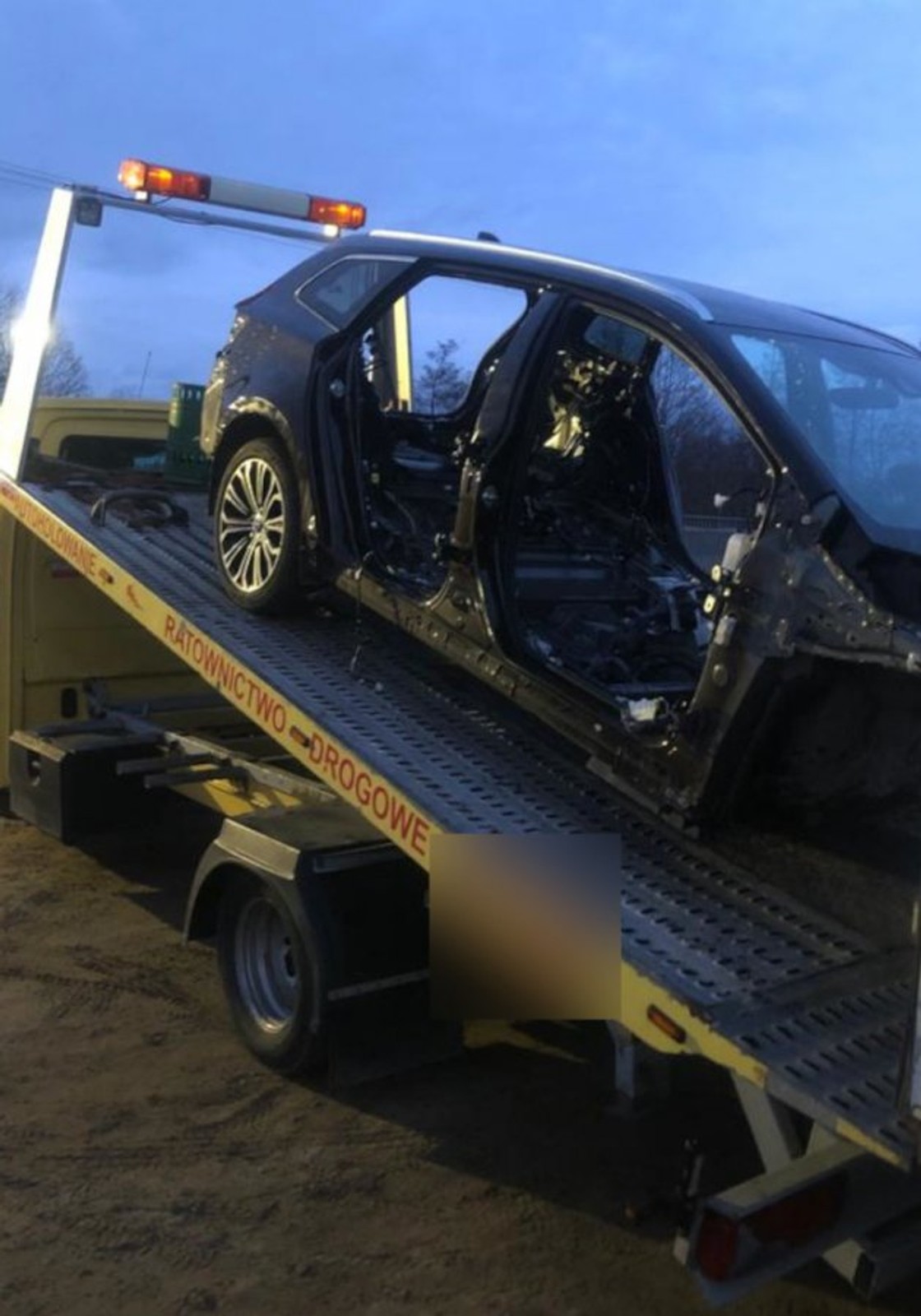 Tyle zostało z Toyoty po dwóch godzinach w złodziejskiej dziupli