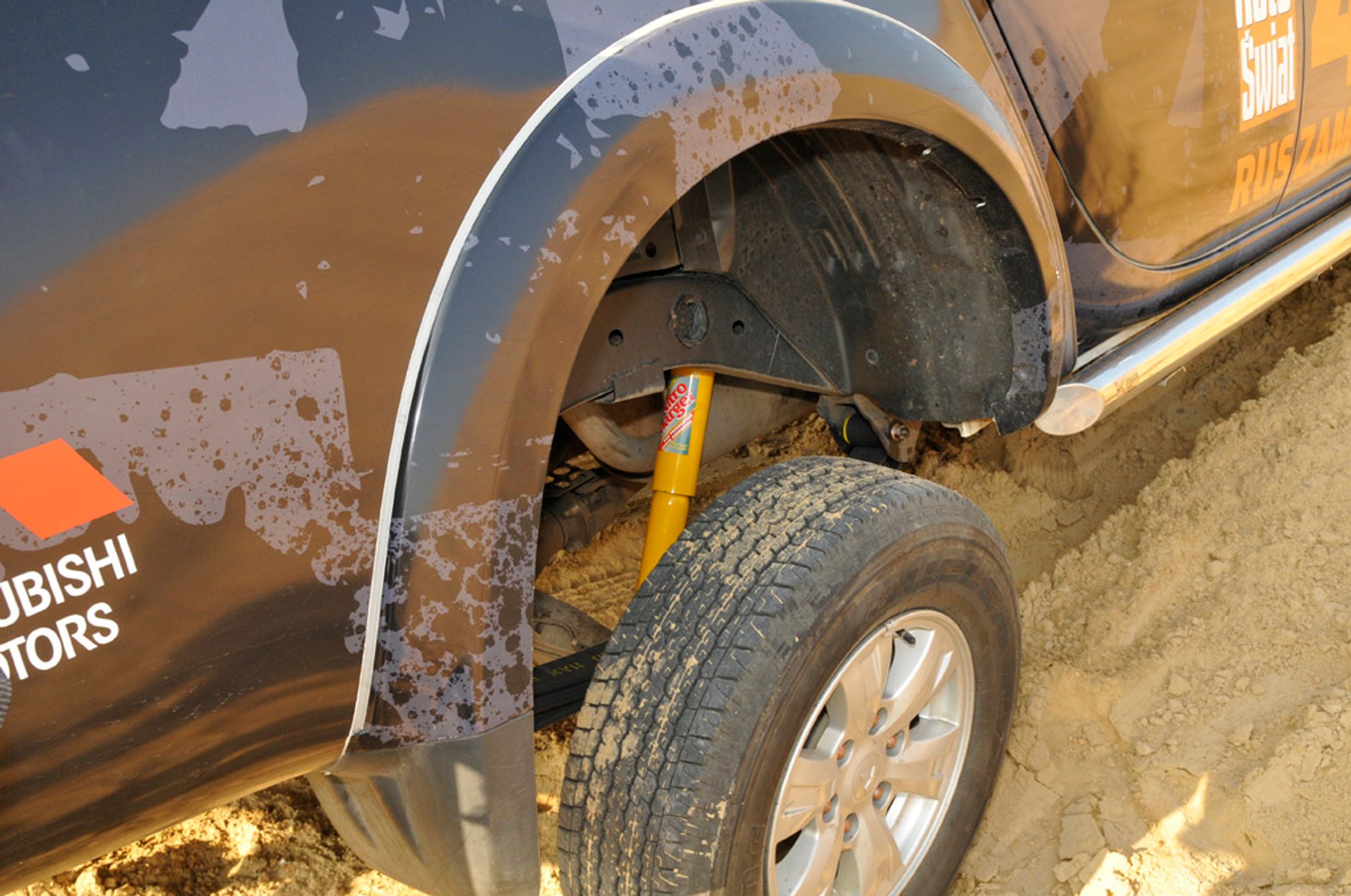 Zawias to podstawa: zobacz, jak podnieść terenówkę