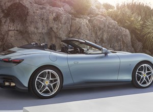 Ferrari Roma Spider ma 620 KM i debiutuje 3,5 roku po coupe. Dlaczego tak późno?