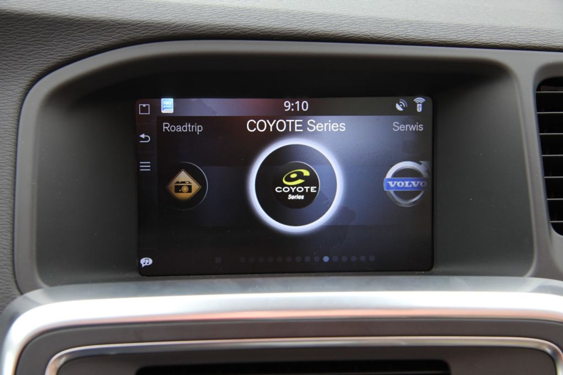 Niespodzianka? Jest i serwis Coyote z funkcją ostrzegania o radarach i Policji.