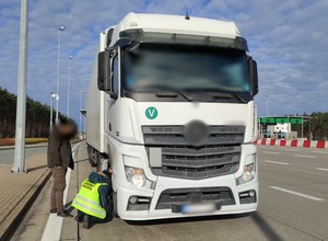 Zakaz dalszej jazdy i mandaty. Białoruski TIR nie pojedzie do Rosji