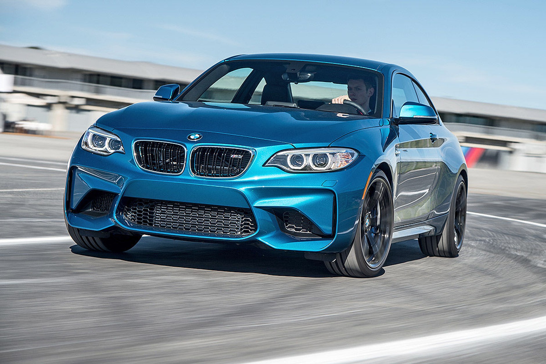 Legenda znów prowokuje - nowe BMW M2 spotyka BMW 2002 Turbo