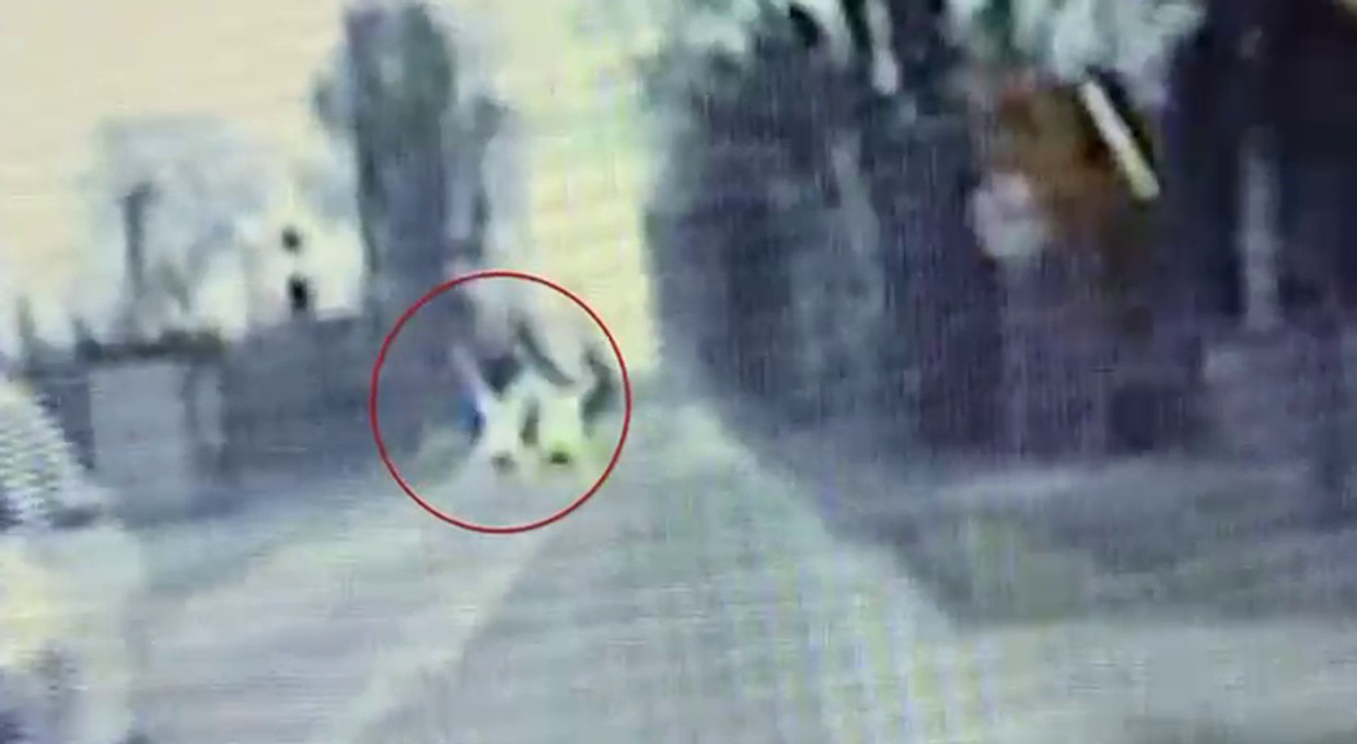 Mrugała światłami, ostrzegając przed policją. Nie wiedziała na kogo trafiła