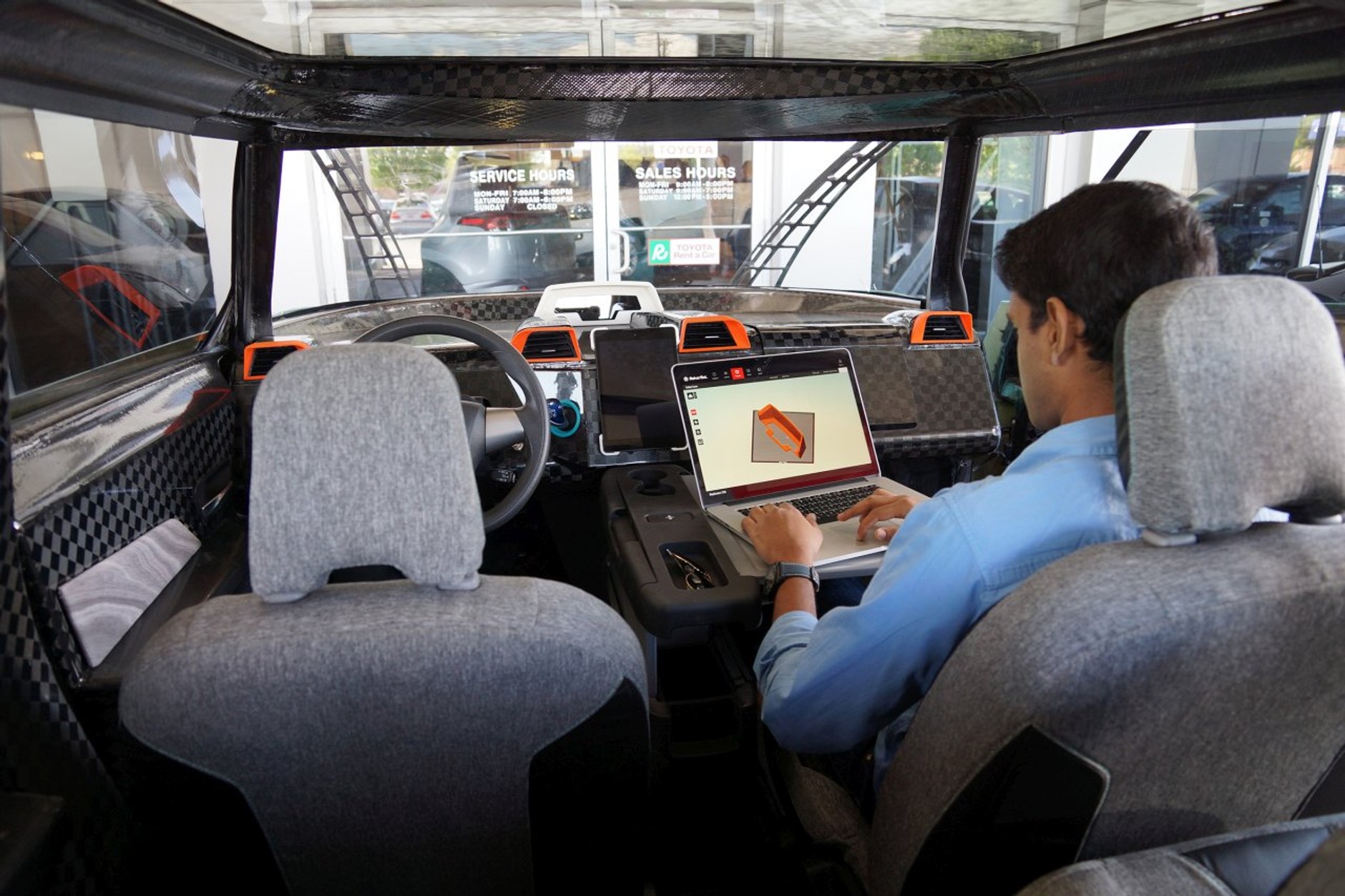 uBox – samochód Generacji Z