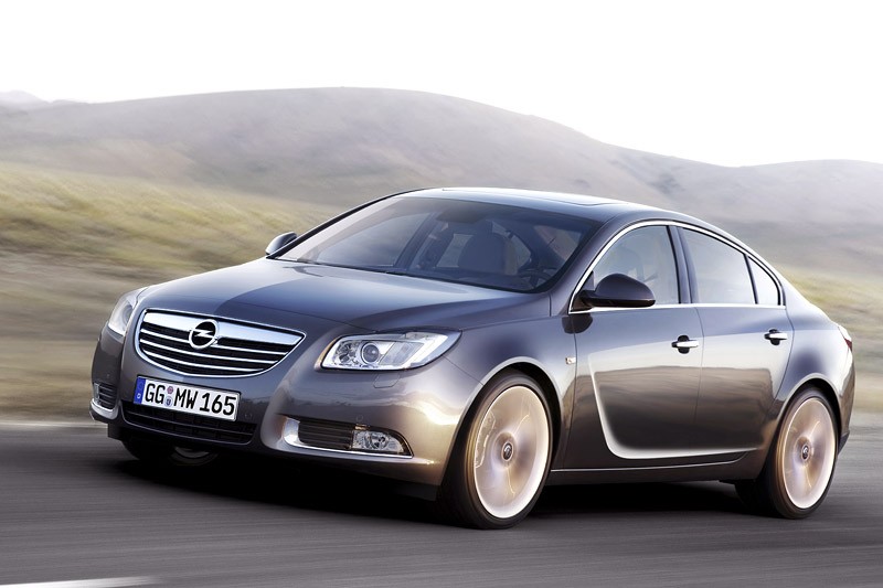 Opel Insignia: pierwsze fotografie i informacje (fotogaleria, wideo)