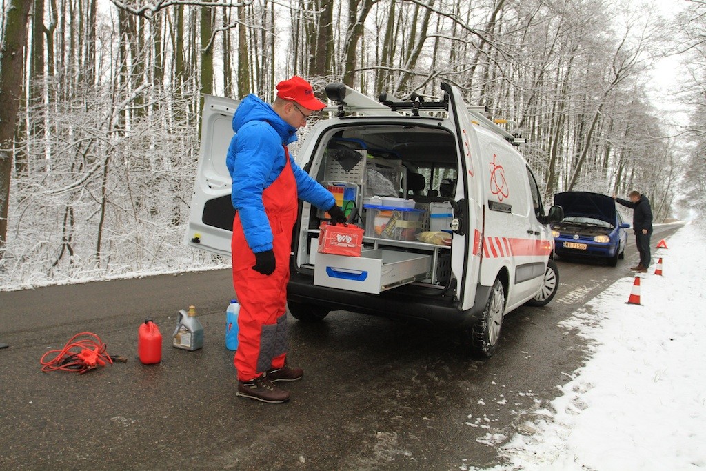 Zabudowa warsztatowa w Citroenie Berlingo