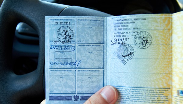 Za co policjanci zabierają dowody rejestracyjne?