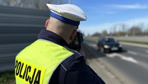Policjanci zatrzymali kierowcę fiata. "Ryzyko" się nie opłaciło