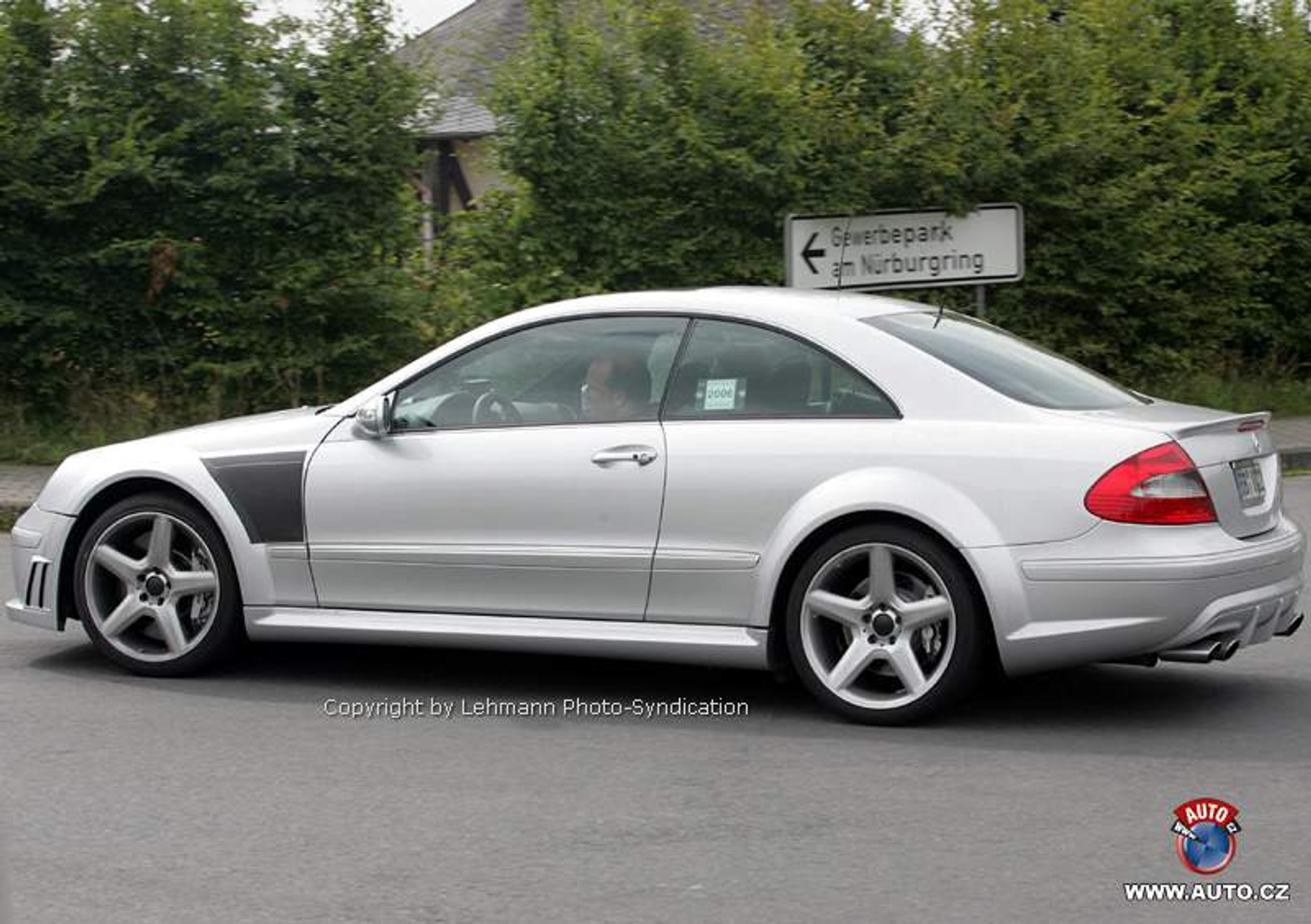 Zdjęcia szpiegowskie: Mercedes-Benz CLK DTM AMG