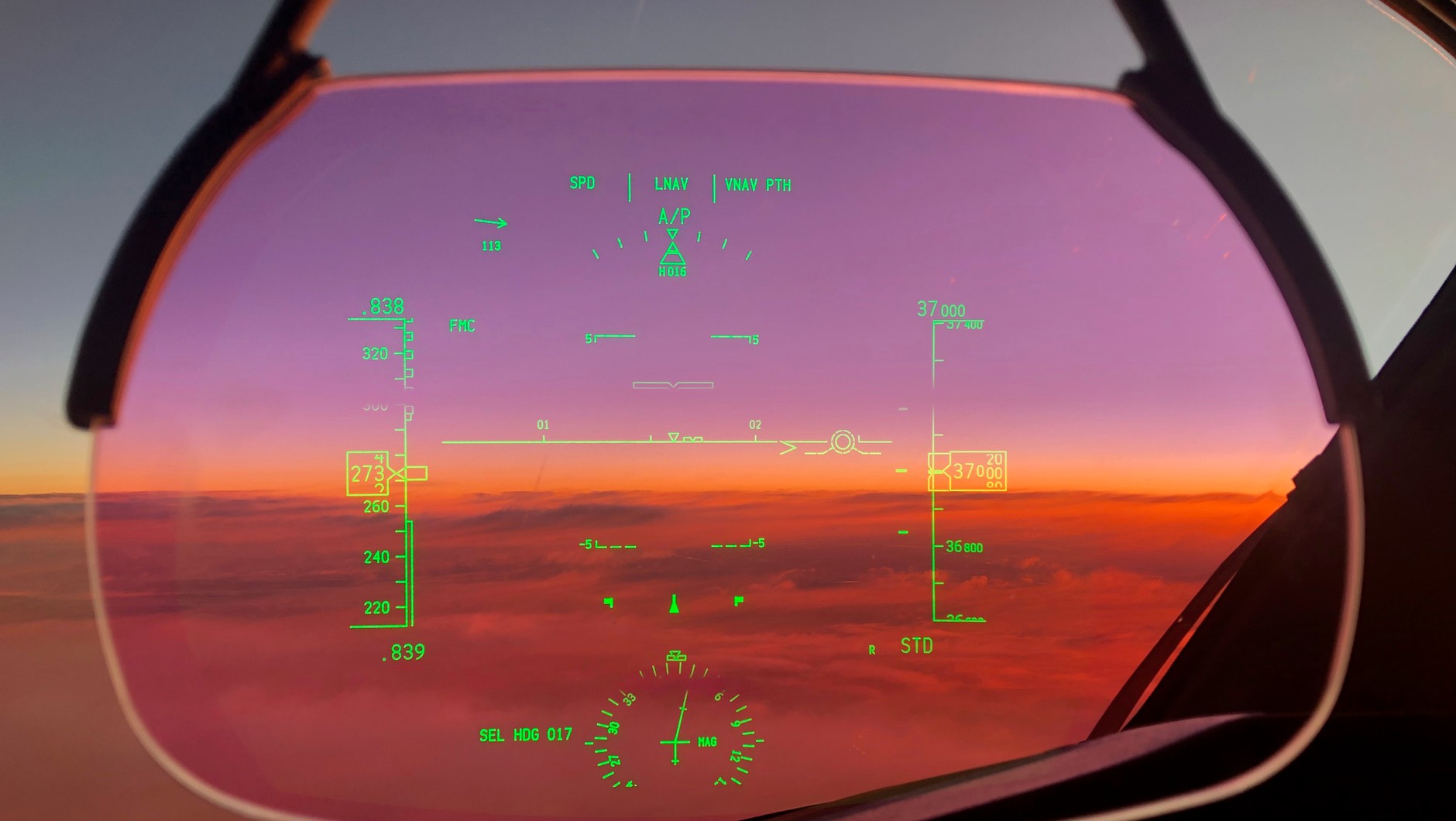 Wyświetlacz head-up w samolocie Boeing 787 Dreamliner