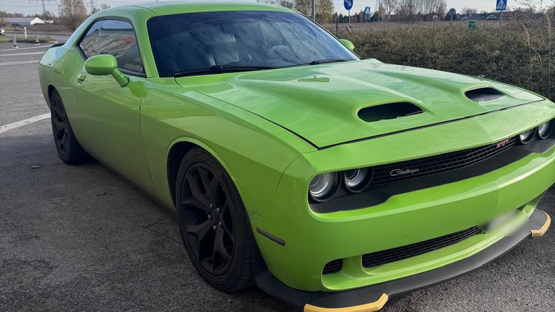 Kontrola poziomu hałasu Dodge'a Challenger SRT