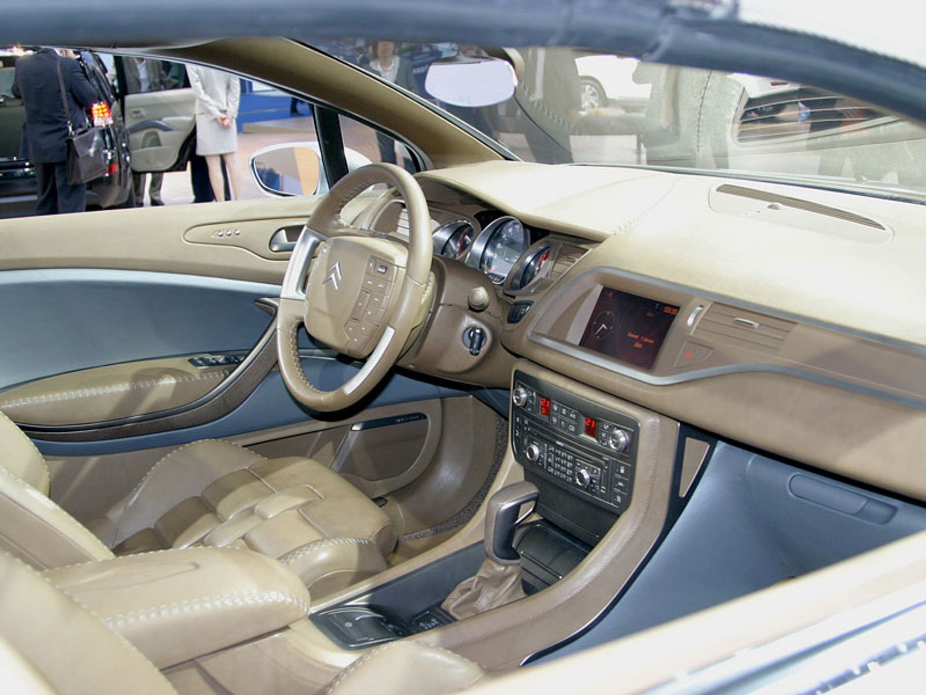 Nowy Citroen C5 zostanie zaprezentowany 18. października