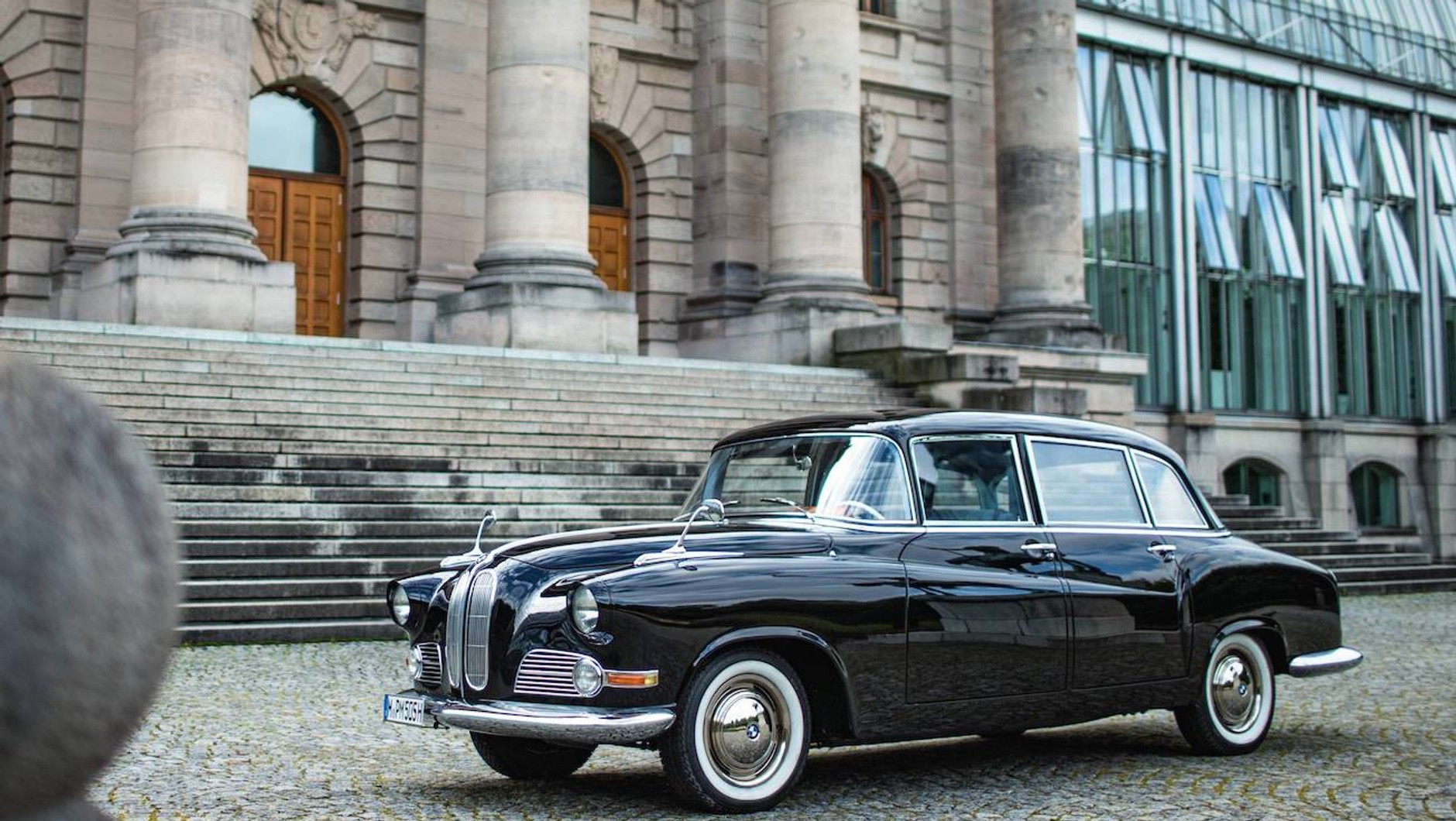 BMW 505 pod wieloma względami było lepsze od Mercedesa Adenauera. Co więc poszło nie tak?