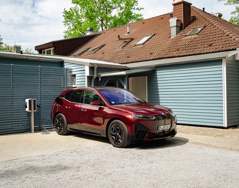 BMW iX