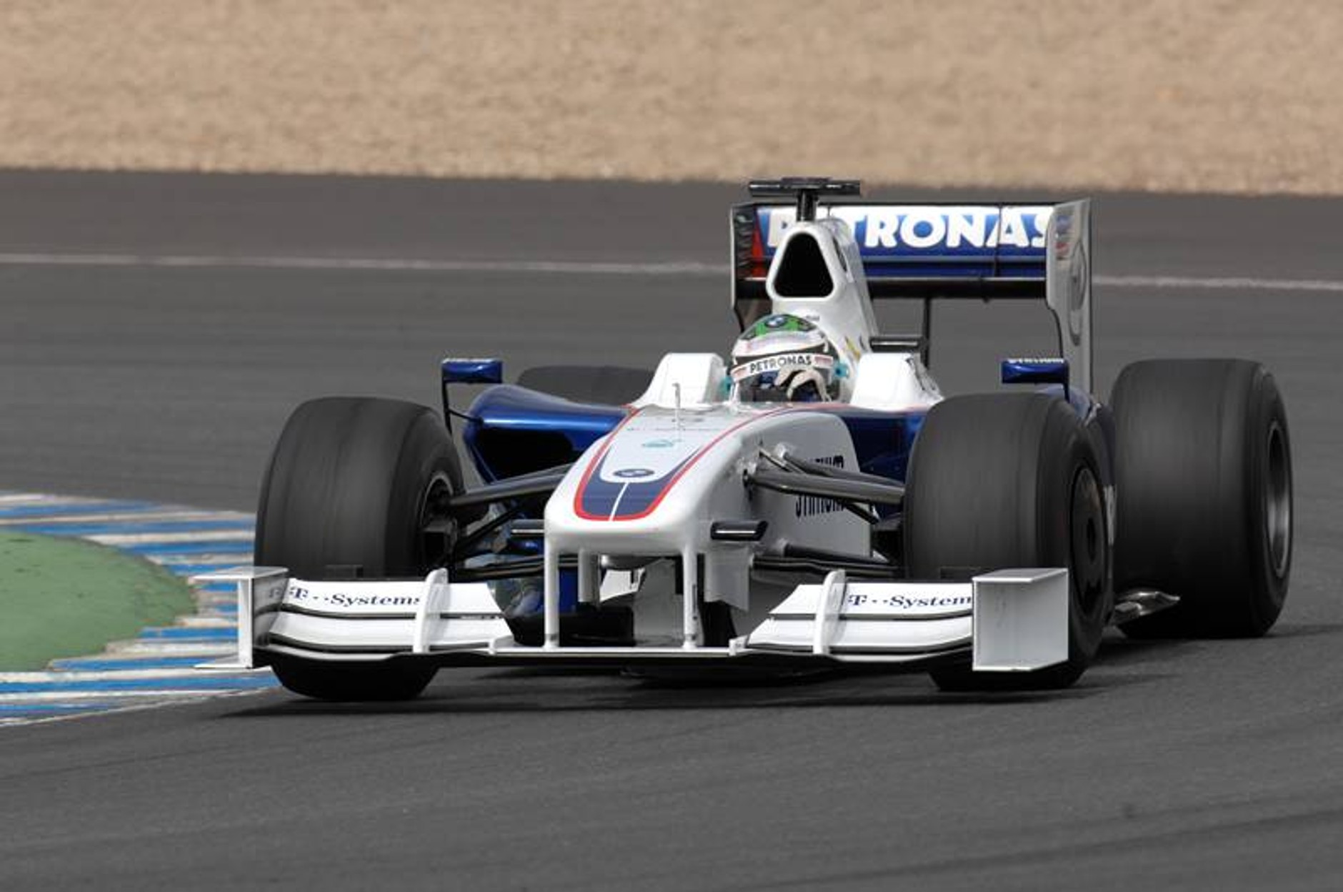 Formuła 1: fotogaleria z testów przed sezonem 2009