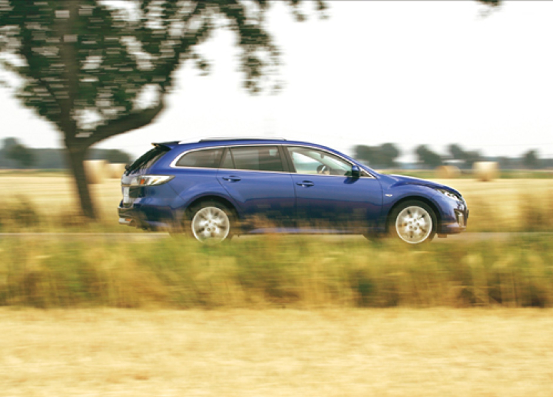 Honda Accord, Mazda 6 i Citroen C5 kontra VW Passat - Porównanie 4 kombi klasy średniej