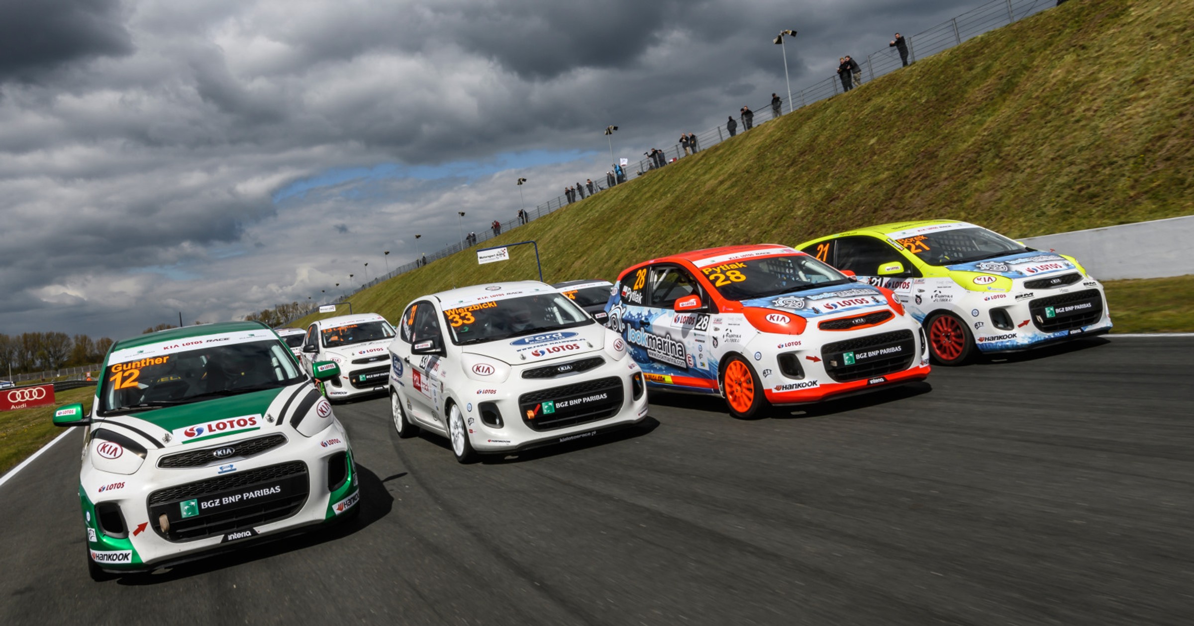 KIA Lotos Race