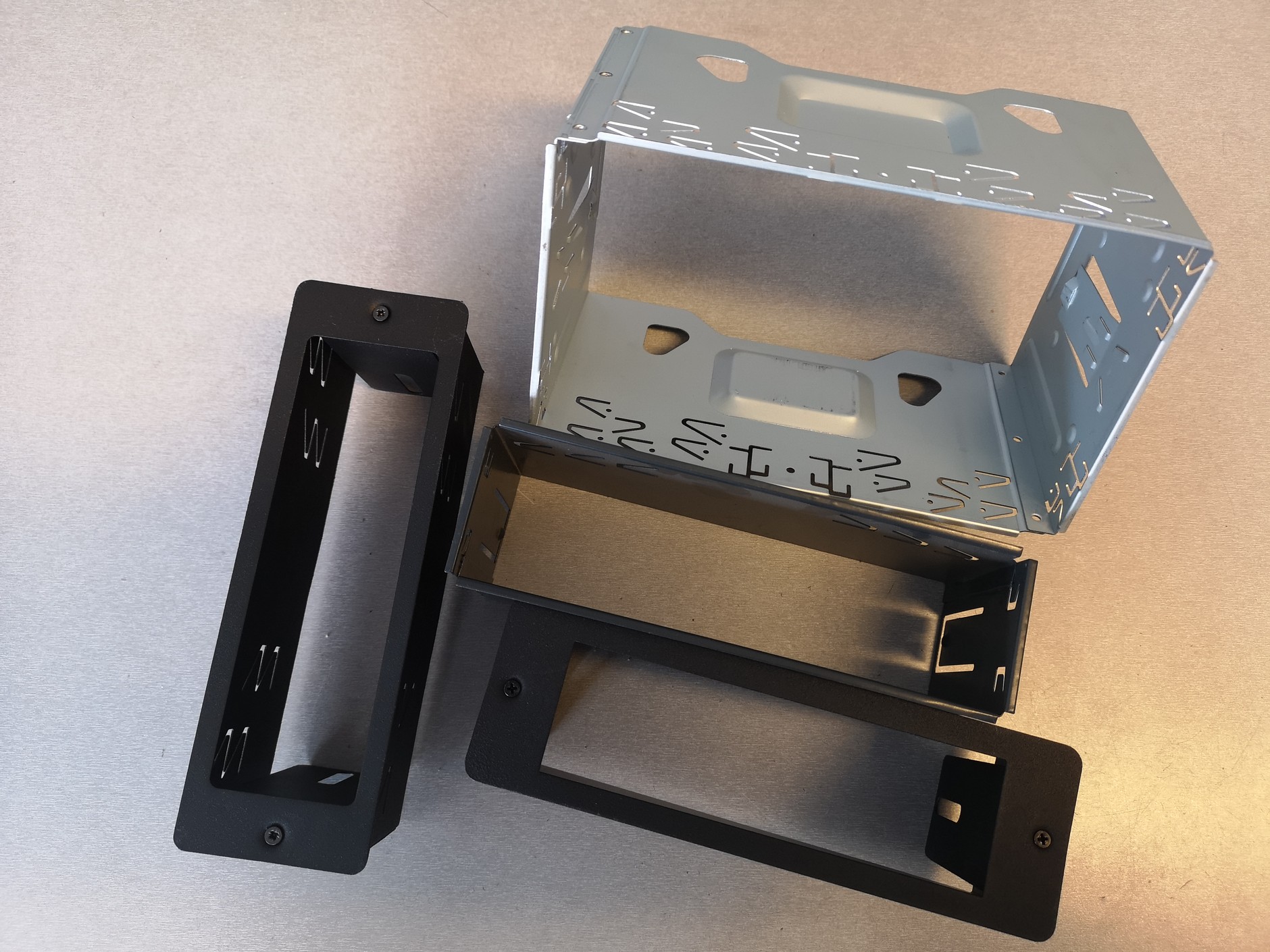 Czy można zamontować większe radio? 2 DIN zamiast 1 DIN