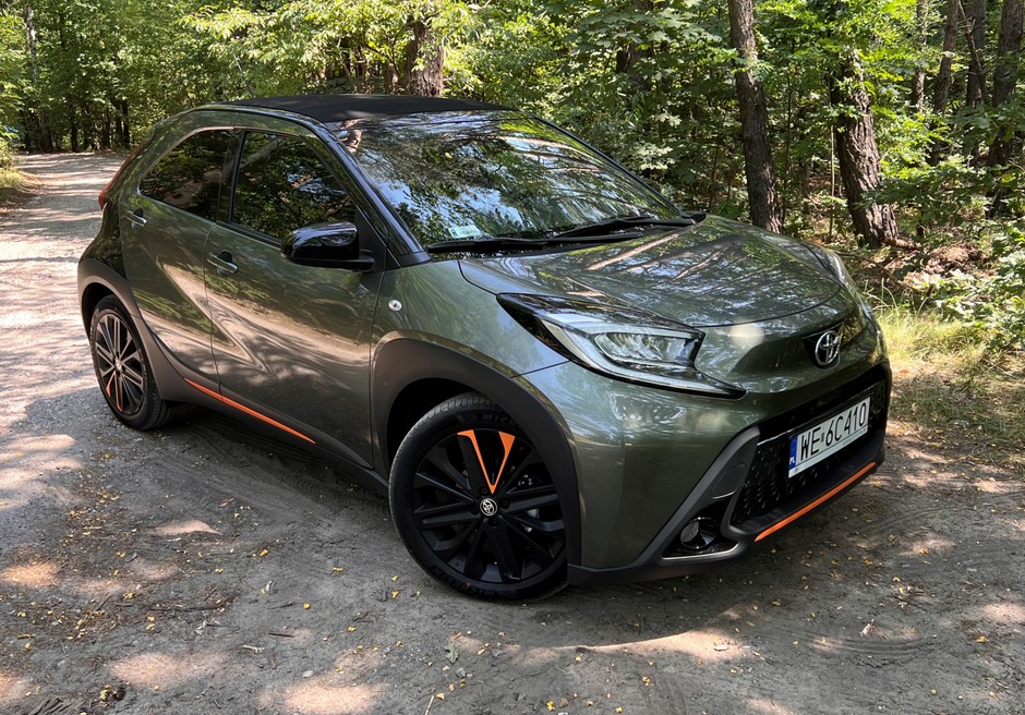 Nowa Toyota Aygo X jest o 12,5 cm szersza i o 6,5 cm wyższa od poprzedniczki.