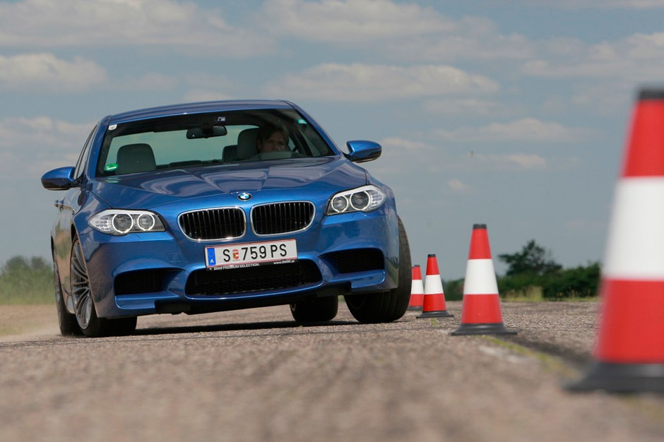 BMW M5: wirtuoz driftu i nie tylko