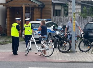 Policjanci za pomocą drona upominali pieszych i rowerzystów