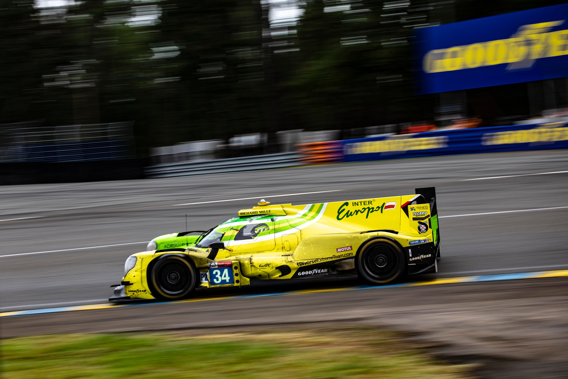 Oreca 07 na trasie wyścigu 24h Le Mans