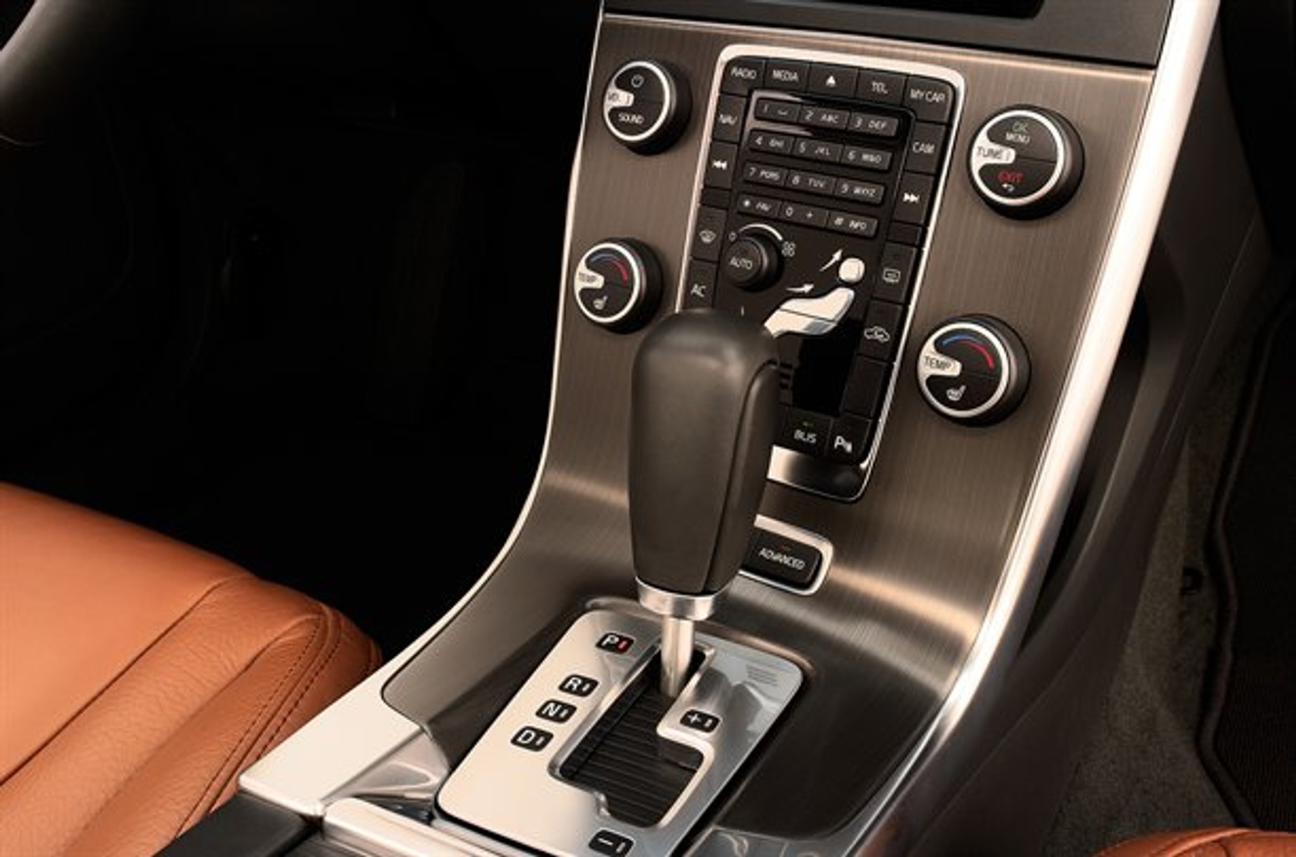 Volvo S60 dostępne będzie z dwoma zawieszeniami