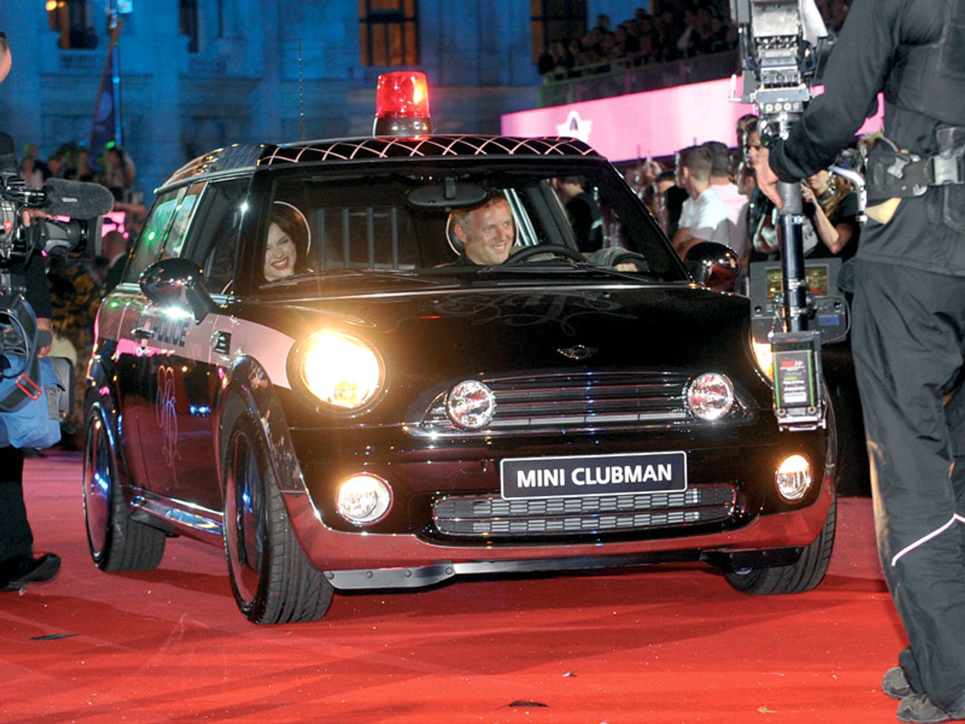 Mini: Life Ball na placu ratuszowym w Wiedniu (wideo)