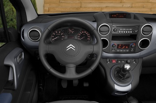 Nowe miejskie furgony Citroena i Peugeota - Hale na kołach
