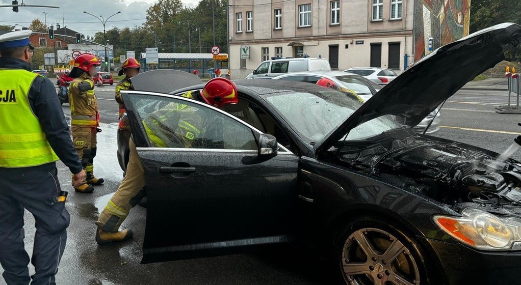 Strażacy dokończyli akcję, którą rozpoczęli policjanci