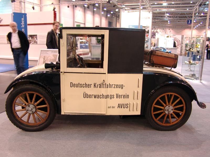 Techno Classica Essen 2008: stare w blasku chromu