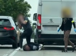 Ukradł samochód kurierski. Policjanci złapali go na gorącym uczynku [WIDEO]