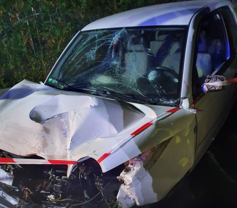 Samochód rozbity przez 18-latkę