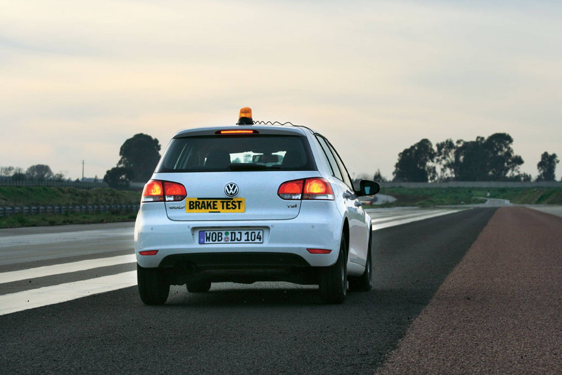 Potrzebne jak ciepła czapka: Test opon zimowych w rozmiarze 195/65 R 15 T/H