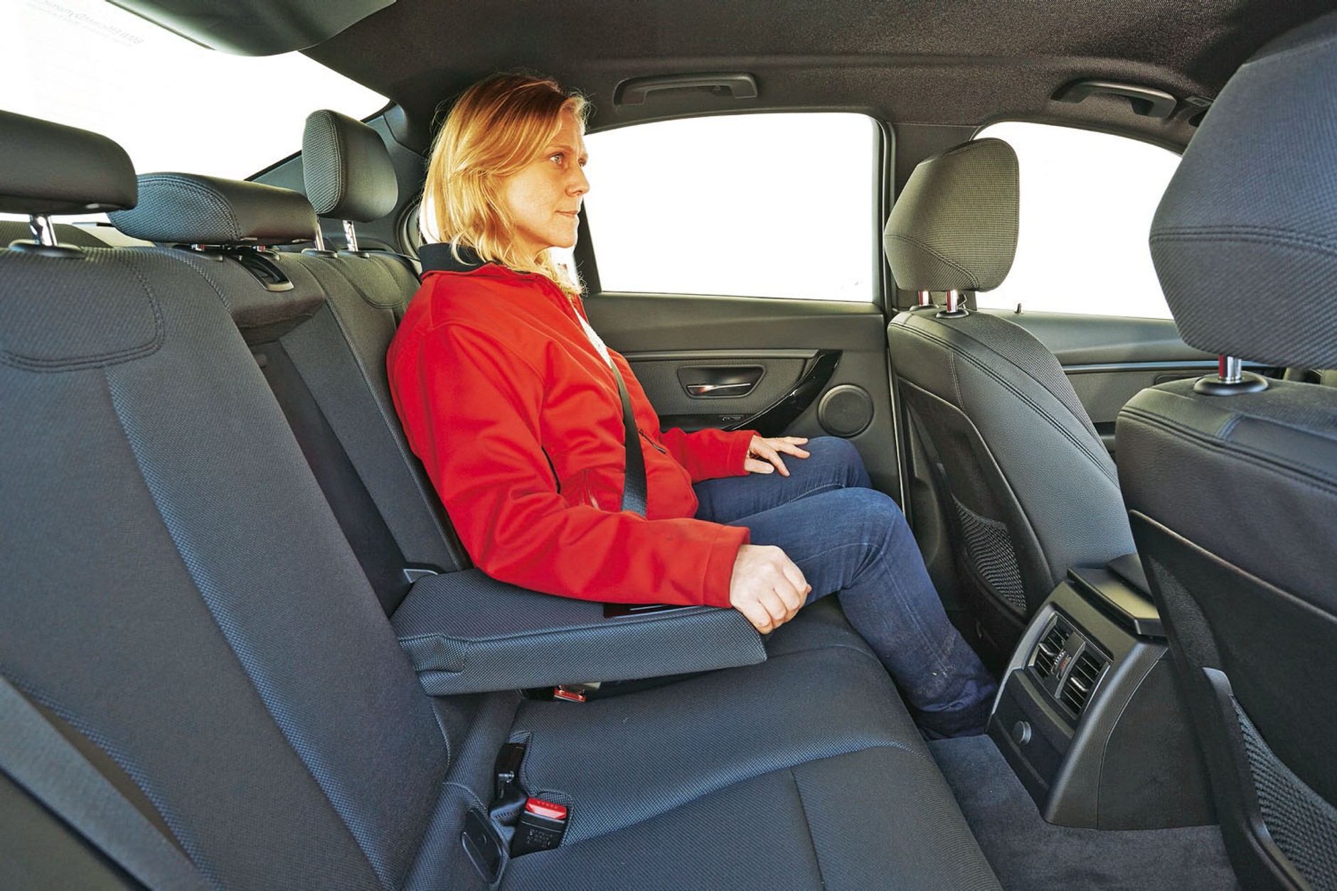 Benzynowe sedany - Audi A4, BMW 318i, Mercedes C 180 i VW Passat - dane techniczne, wymiary, spalanie