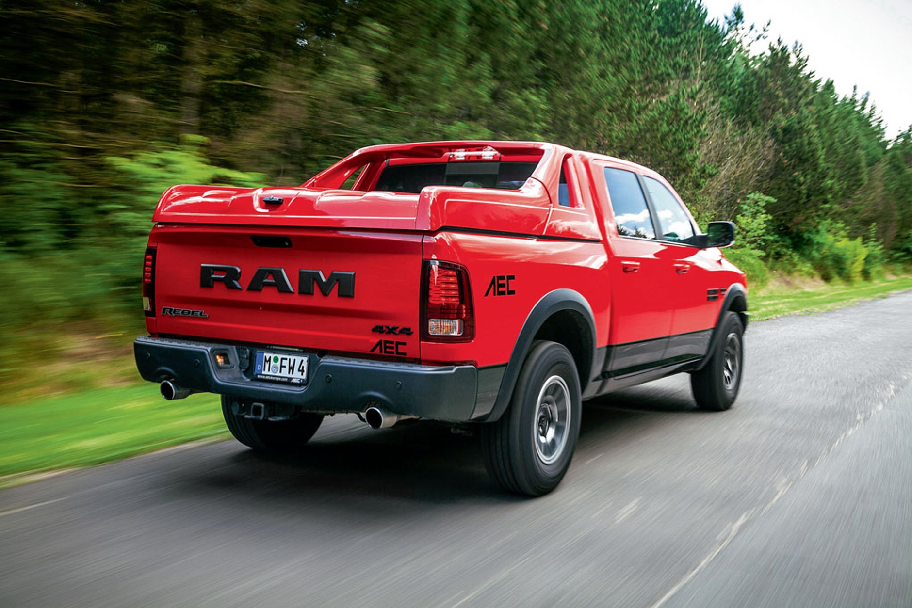 RAM 1500 Rebel 5.7 V8 - pikap z amerykańskiego snu