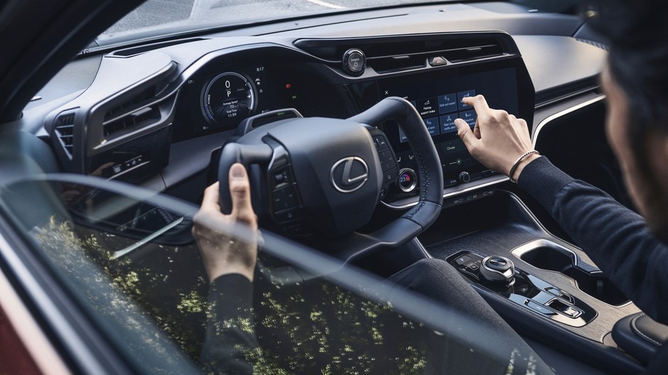 Lexus RZ 2022