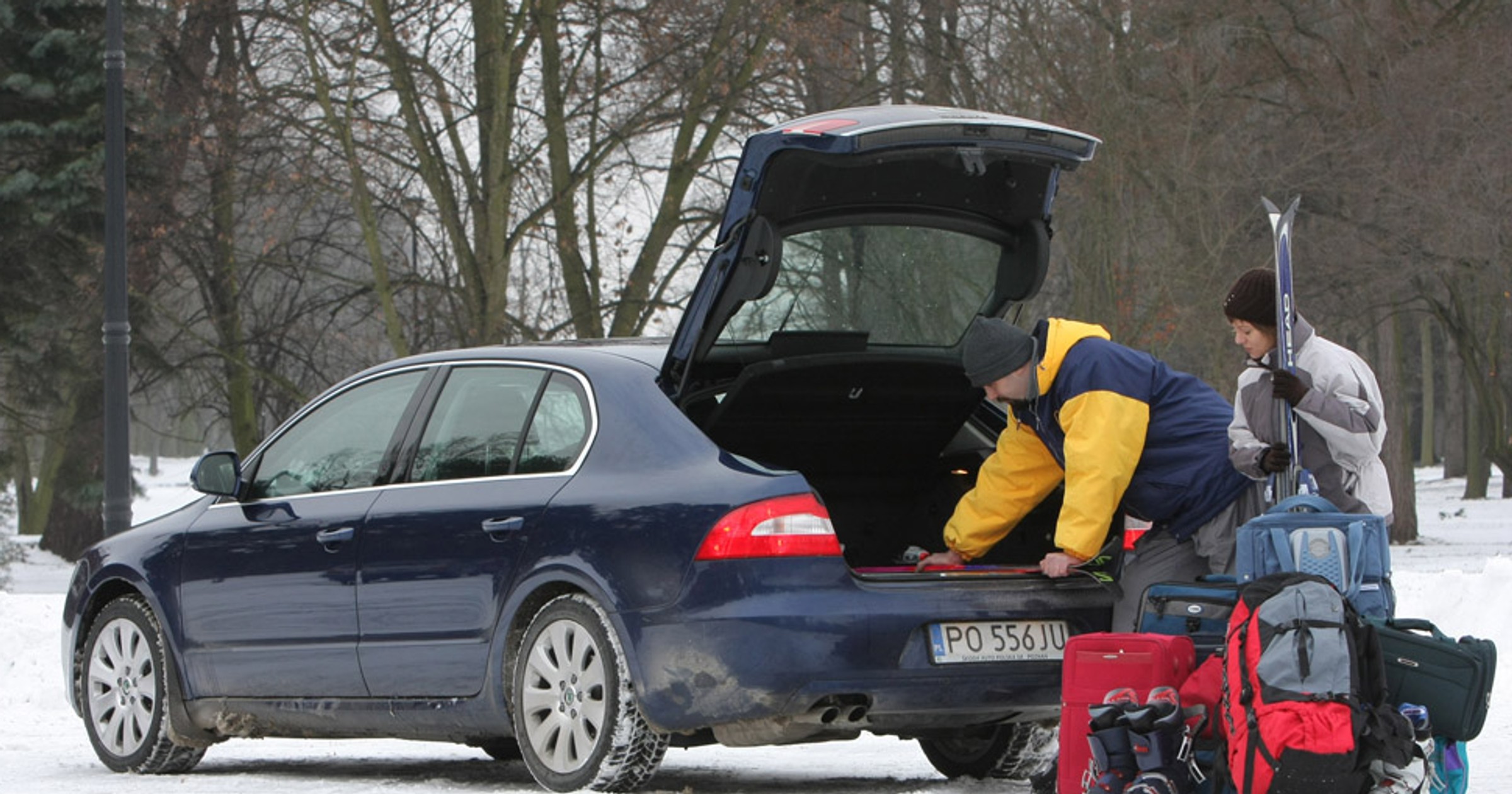 Zanim zapakujesz bagażnik: 7 rzeczy o których warto pamiętać przed zimową podróżą