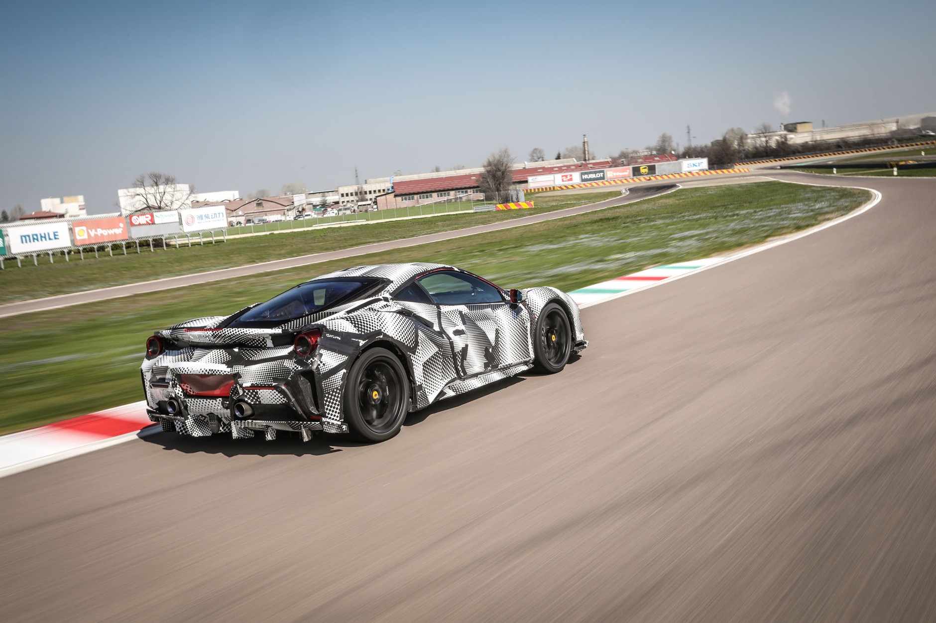 Ferrari 488 Pista - przekracza granice percepcji