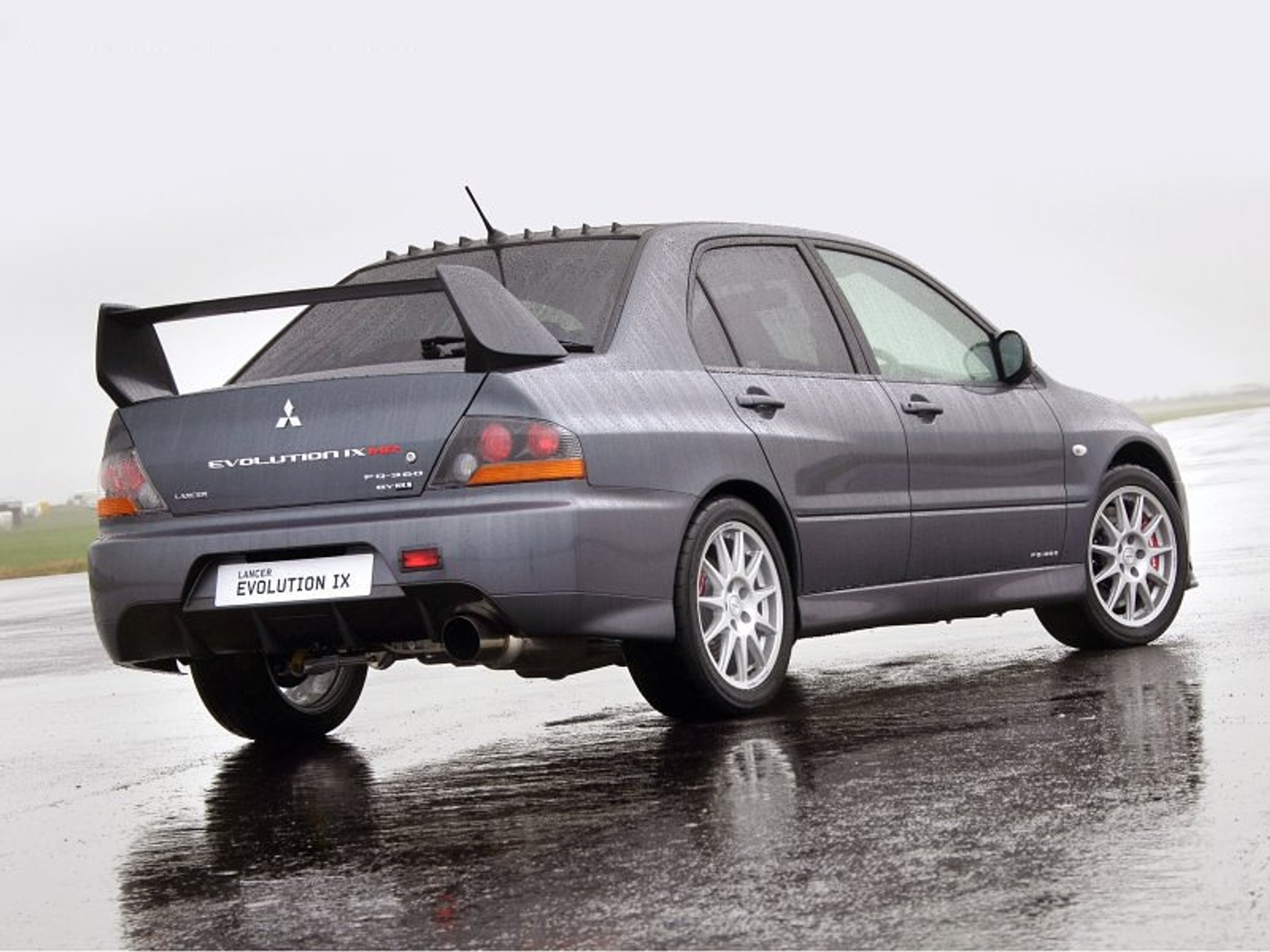 Mitsubishi Lancer EVO: specjalna edycja FQ360
