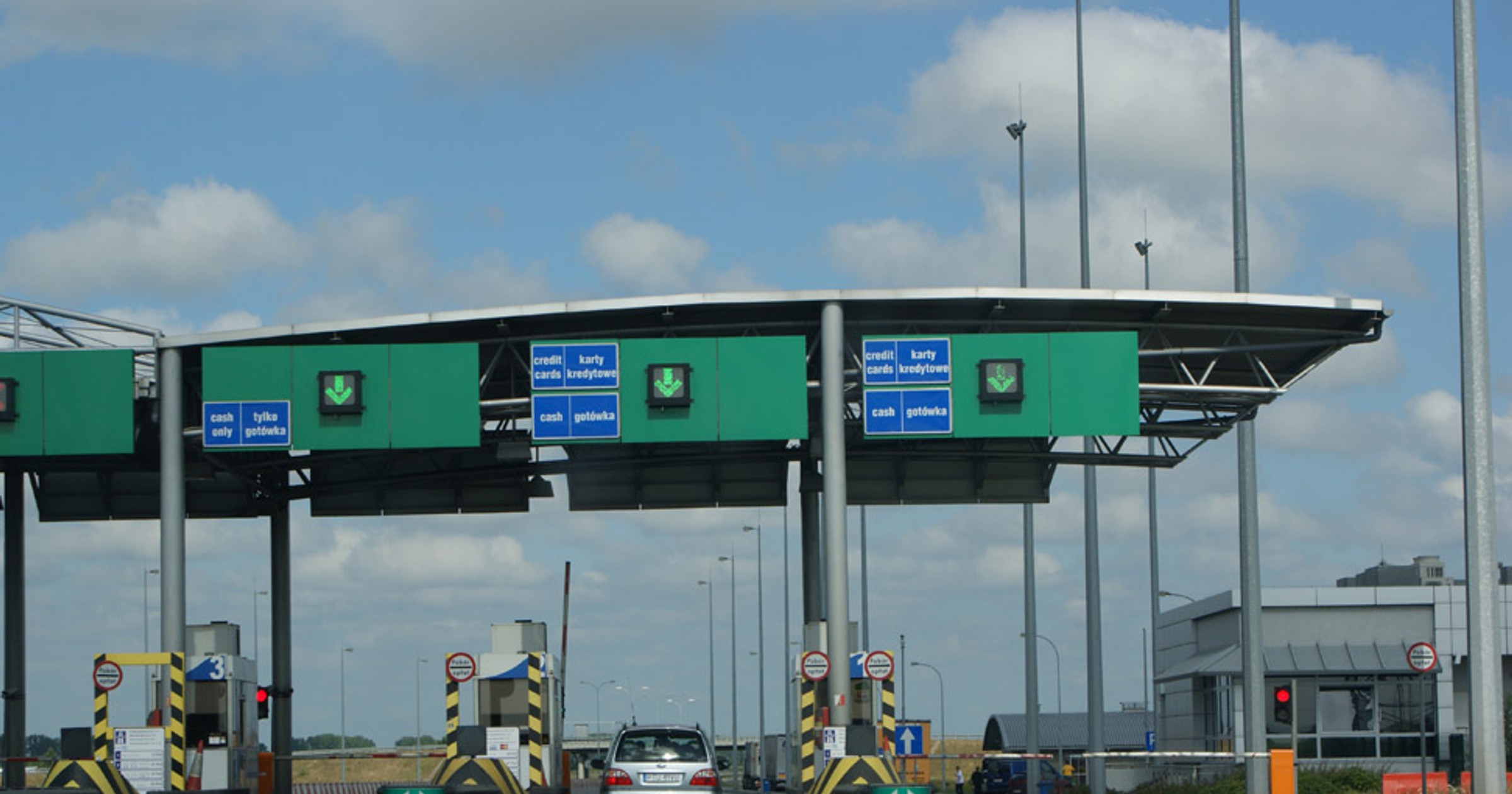 Wycinają  drogi i autostrady. Tak wyglądają inwestycje drogowe w Polsce