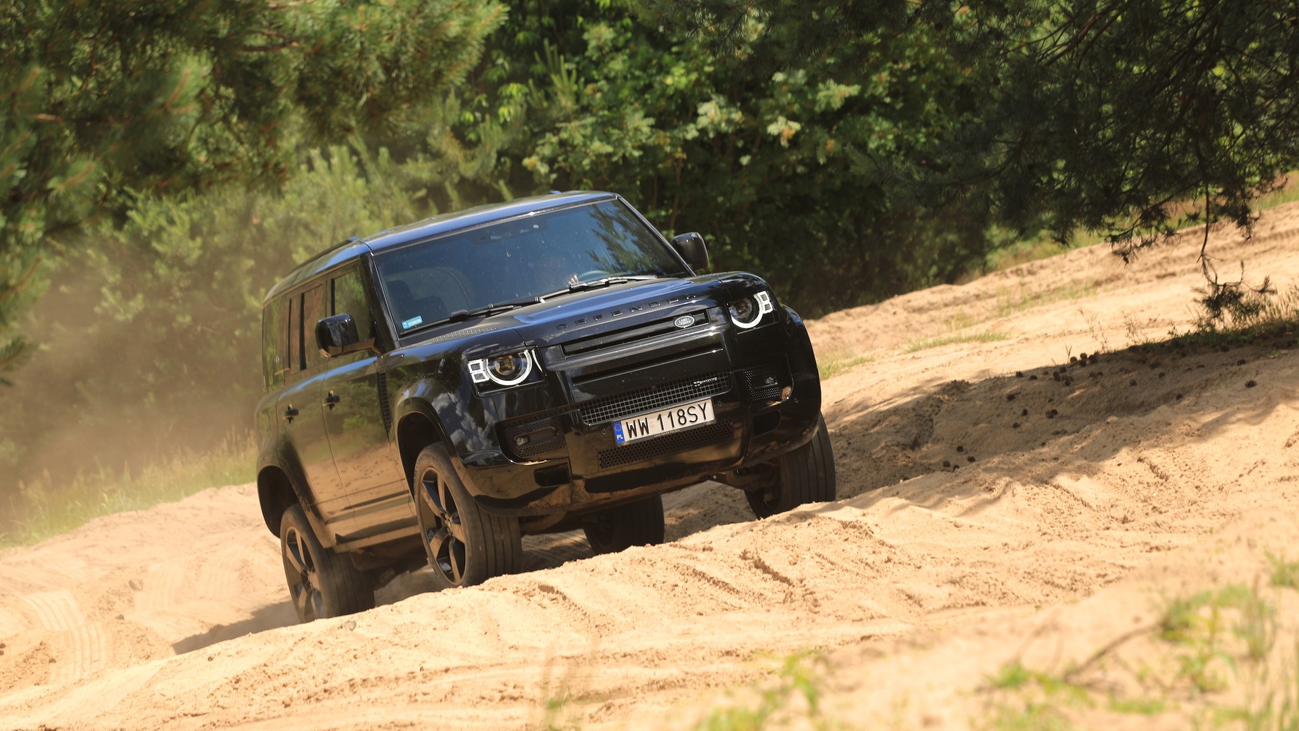 Land Rover Defender 110