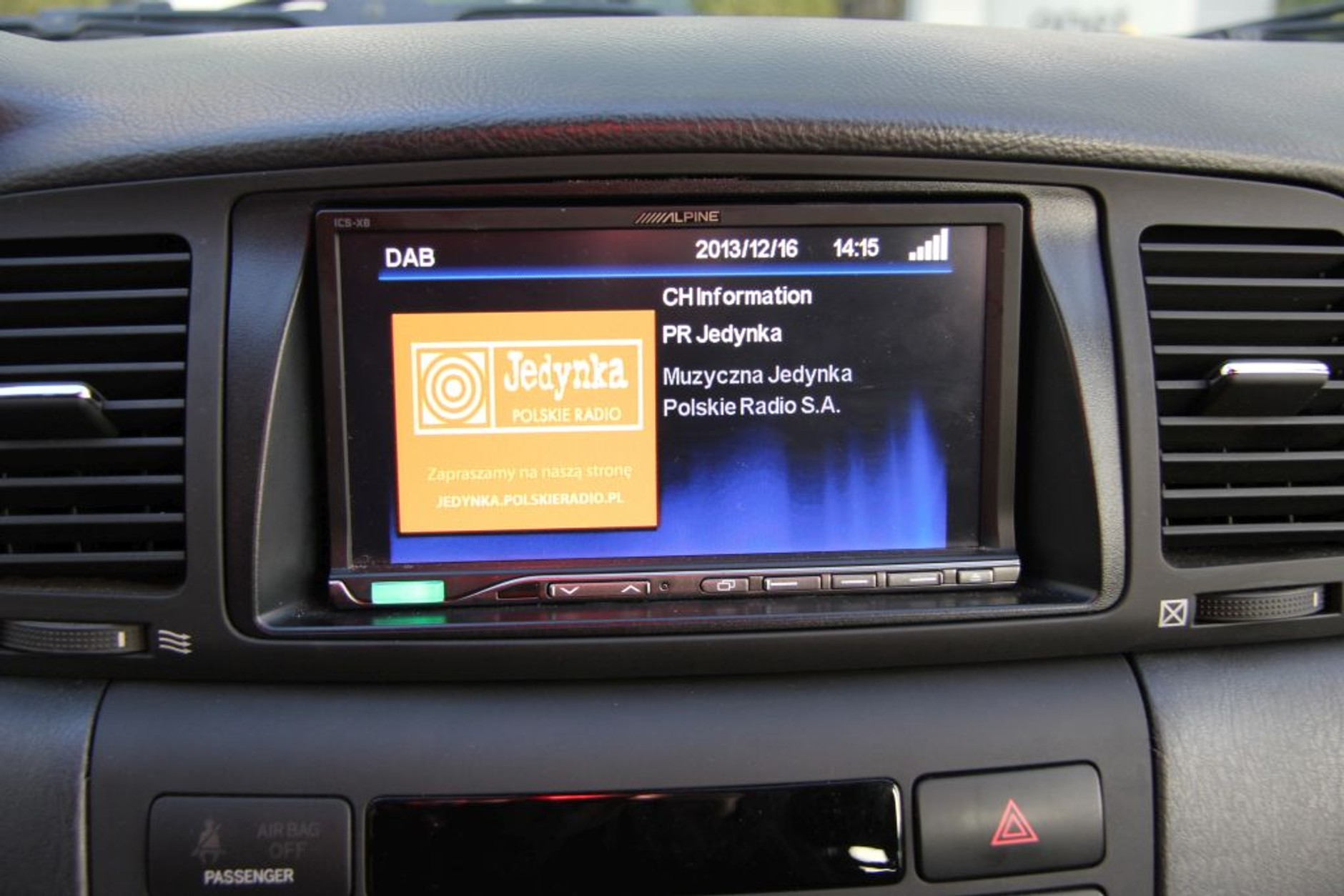 Jedynka to jedna z kilku rozgłośni jakie można odbierać w DAB+. Obecnie lista zawiera 8 stacji: