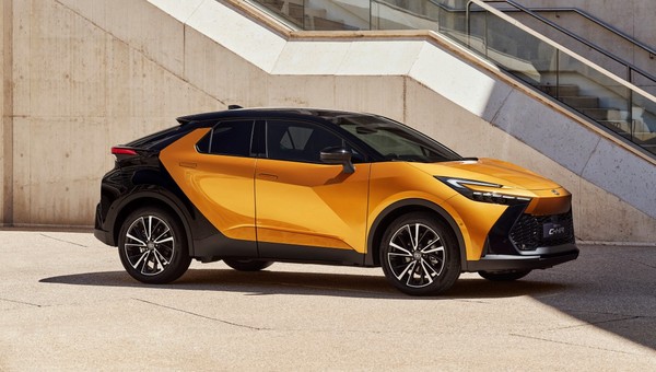 Nowa Toyota C-HR. Znamy ceny w Polsce. Do wyboru jest aż sześć wersji