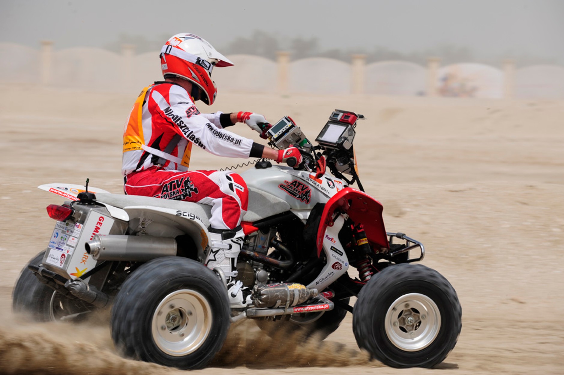 Abu Dhabi Desert Challenge 2010: Rafał Sonik 10. w prologu