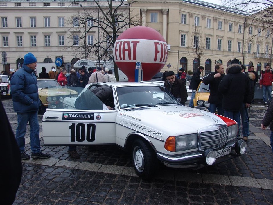 Rajd Monte-Carlo Historique 2011: wystartowali z Warszawy, pokonają 4100 km