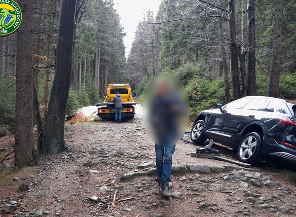 Niemiecki kierowca na długo zapamięta wizytę w Polsce. Za bardzo zaufał elektronice