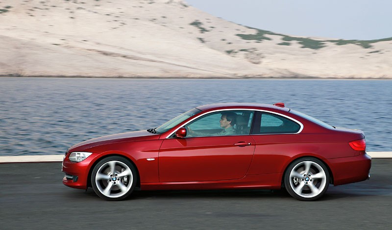 BMW: odnowiona Seria 3 w wersji coupe i cabrio
